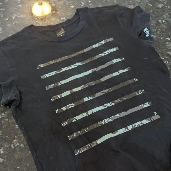 Hurley Tops - Hurley Tshirt - Small